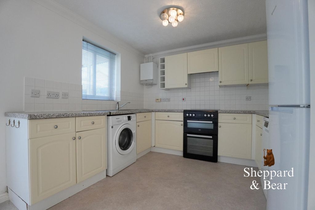 Property photo 2 of 20 Kitchen