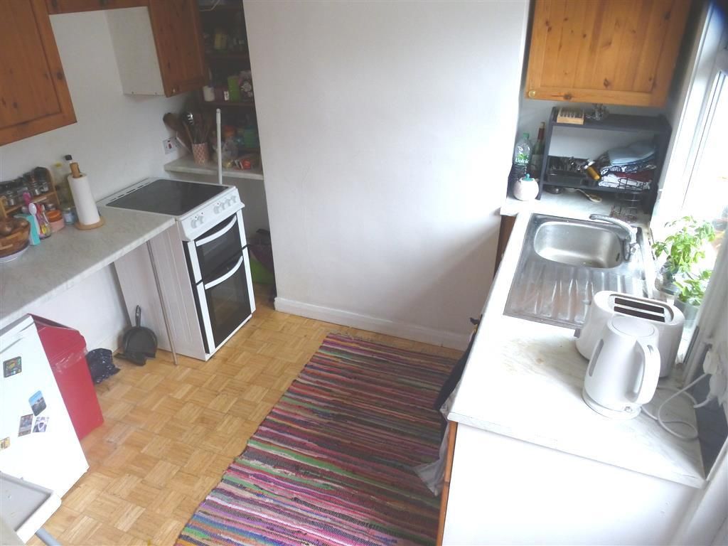 Property photo 3 of 5 Kitchen