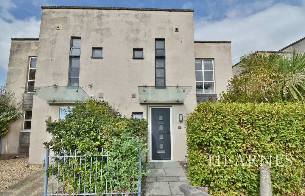 Property photo 1 of 22