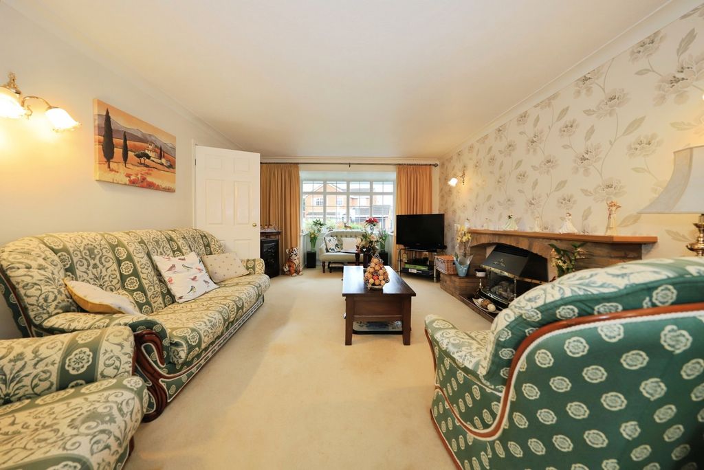 Property photo 2 of 20 Lounge