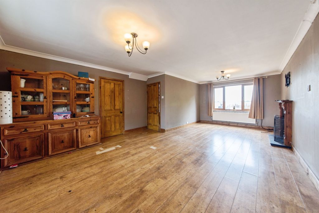 Property photo 3 of 38