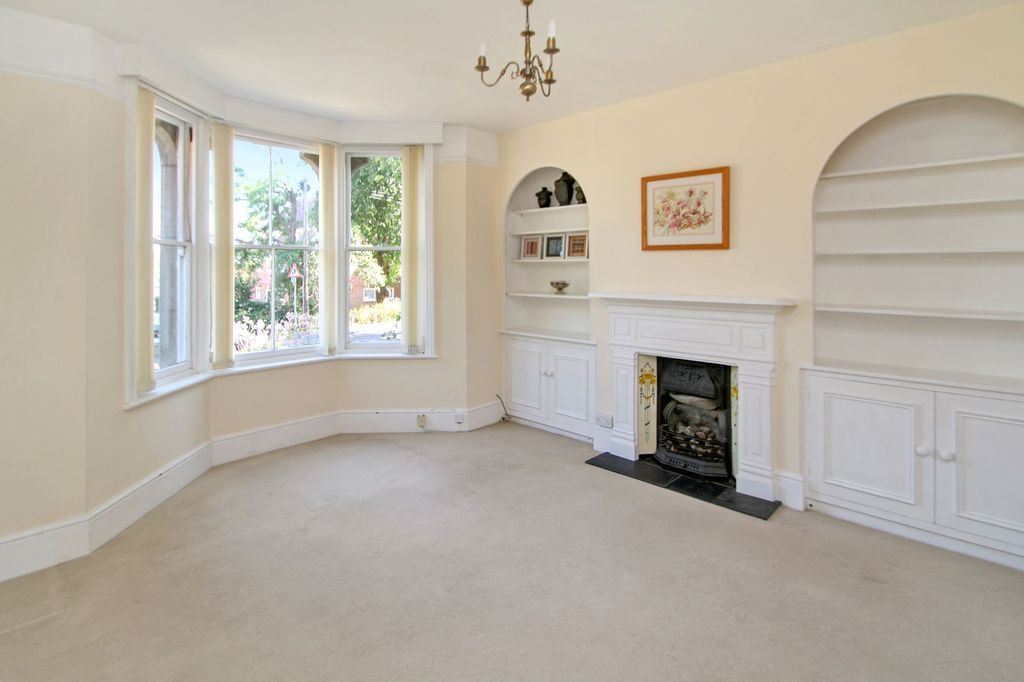 Property photo 3 of 19