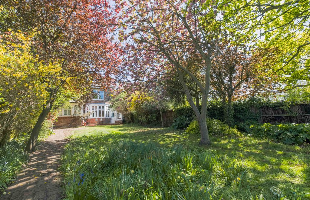 Property photo 3 of 21