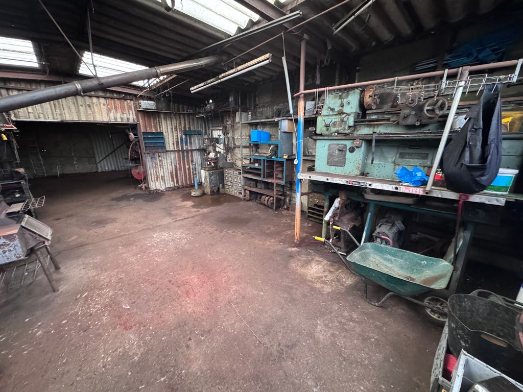 Property photo 2 of 7