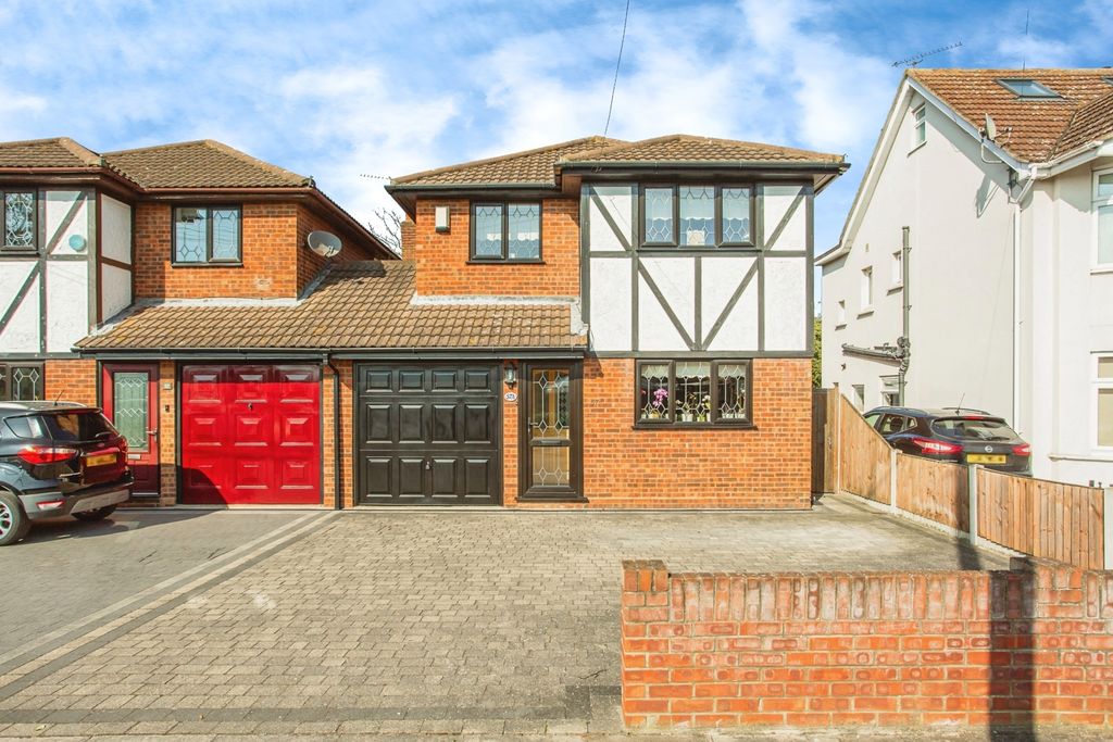 Property photo 1 of 17 Link Detached House