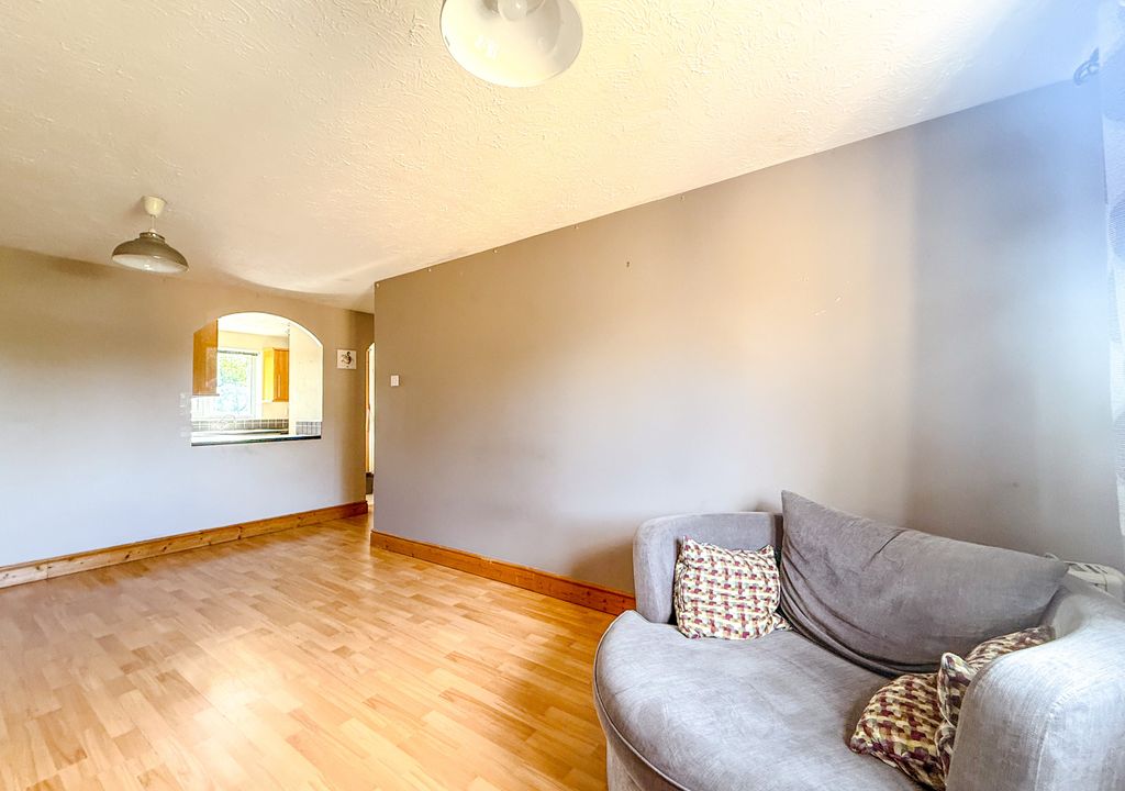 Property photo 3 of 7