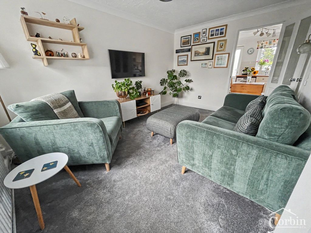 Property photo 3 of 13