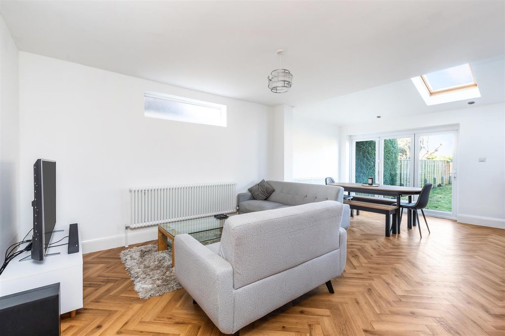 Property photo 3 of 12 Nutbourne Road-3.Jpg