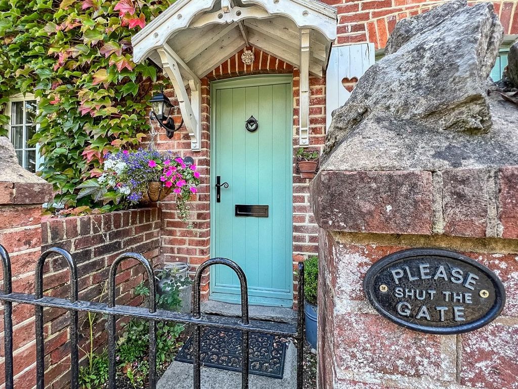 Property photo 2 of 24 2 St Michaels Cottages