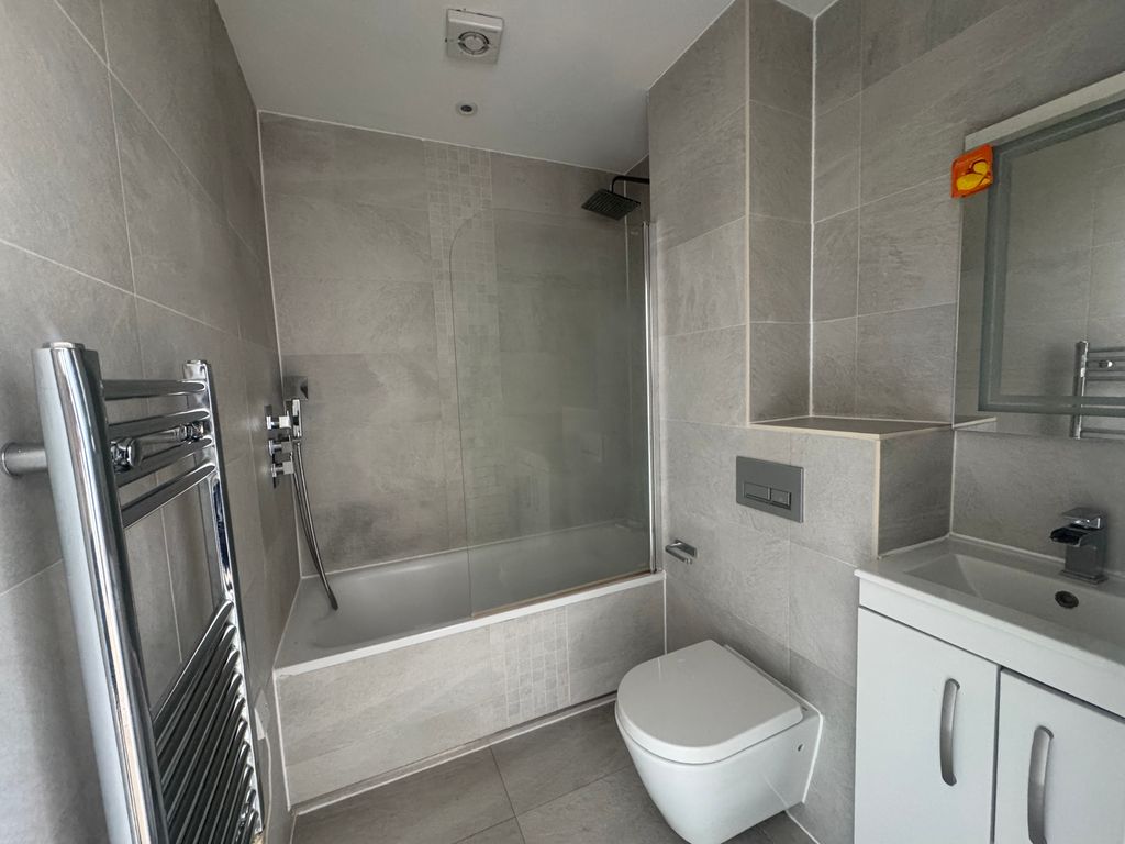 Property photo 3 of 4 Bathroom