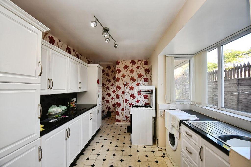 Property photo 3 of 13 72A23905-726 20Hessle 20rd 20 20 2813 29.Jpg