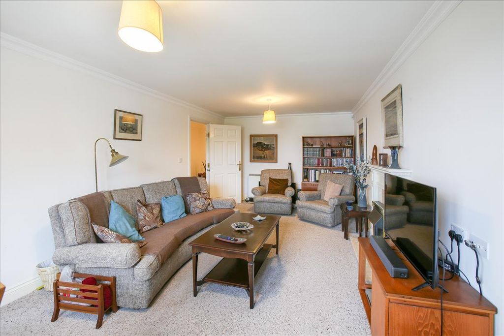 Property photo 3 of 18