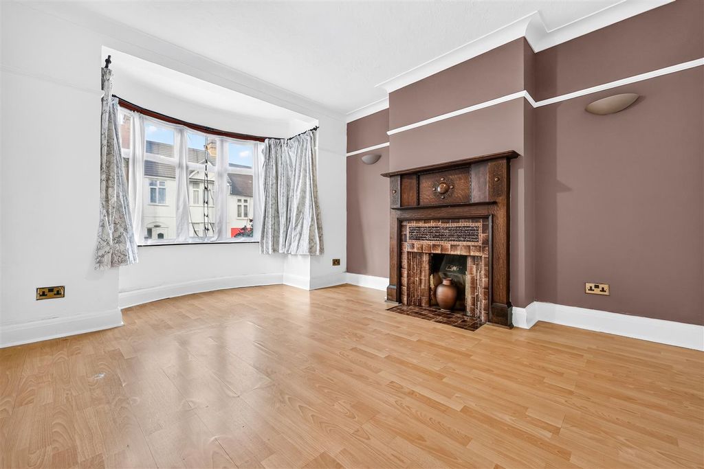 Property photo 2 of 22 8.Jpg