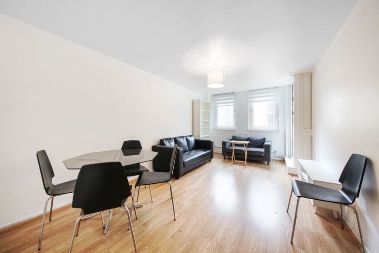 Property photo 1 of 10 Spacious Living Area