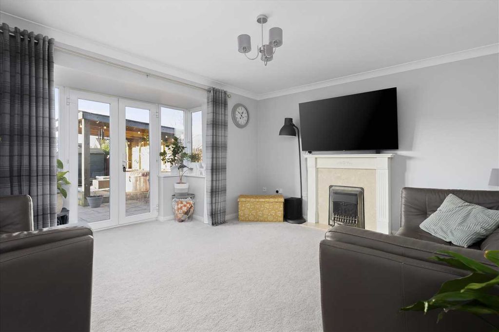 Property photo 3 of 20