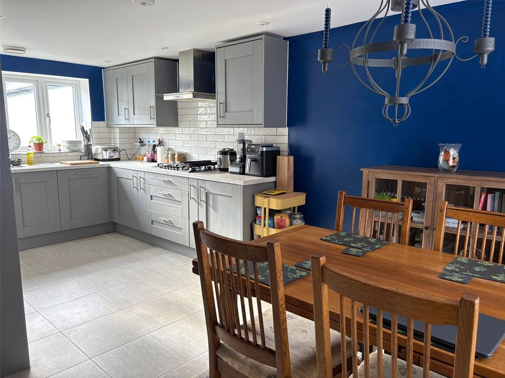 Property photo 3 of 11 Picture 3