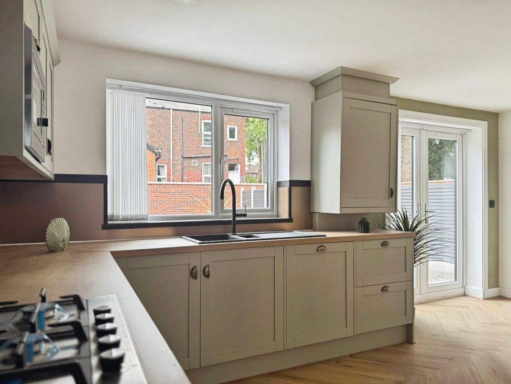 Property photo 3 of 20 Show Home Photograph