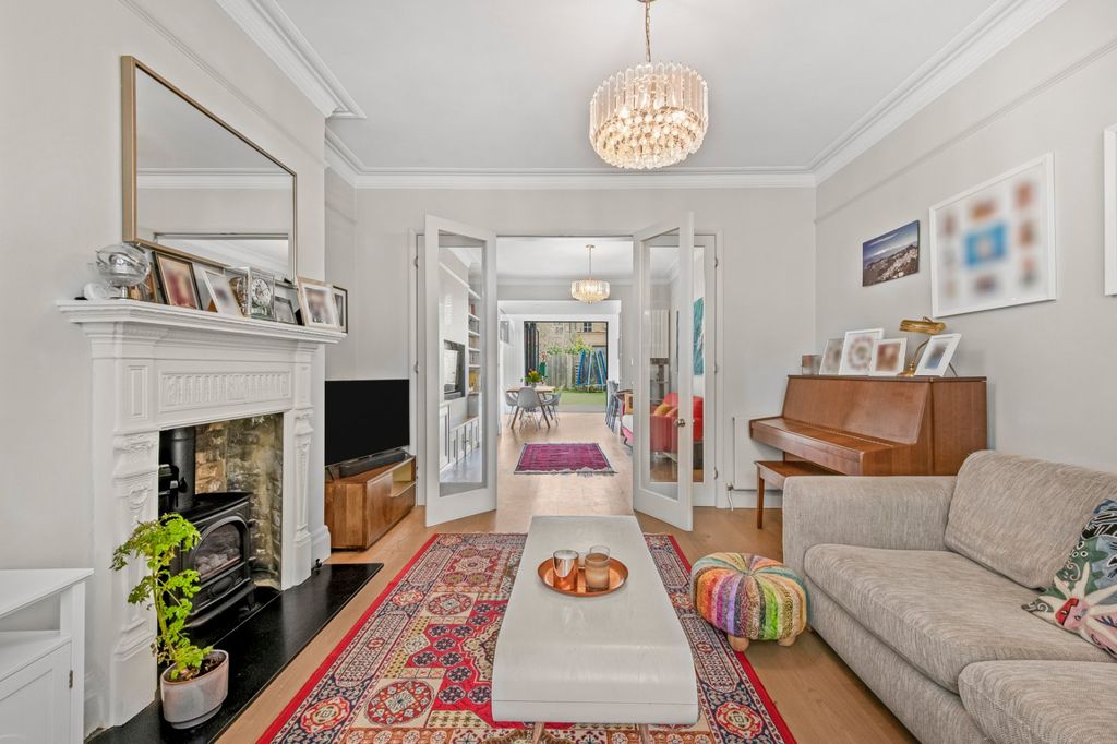 Property photo 2 of 19