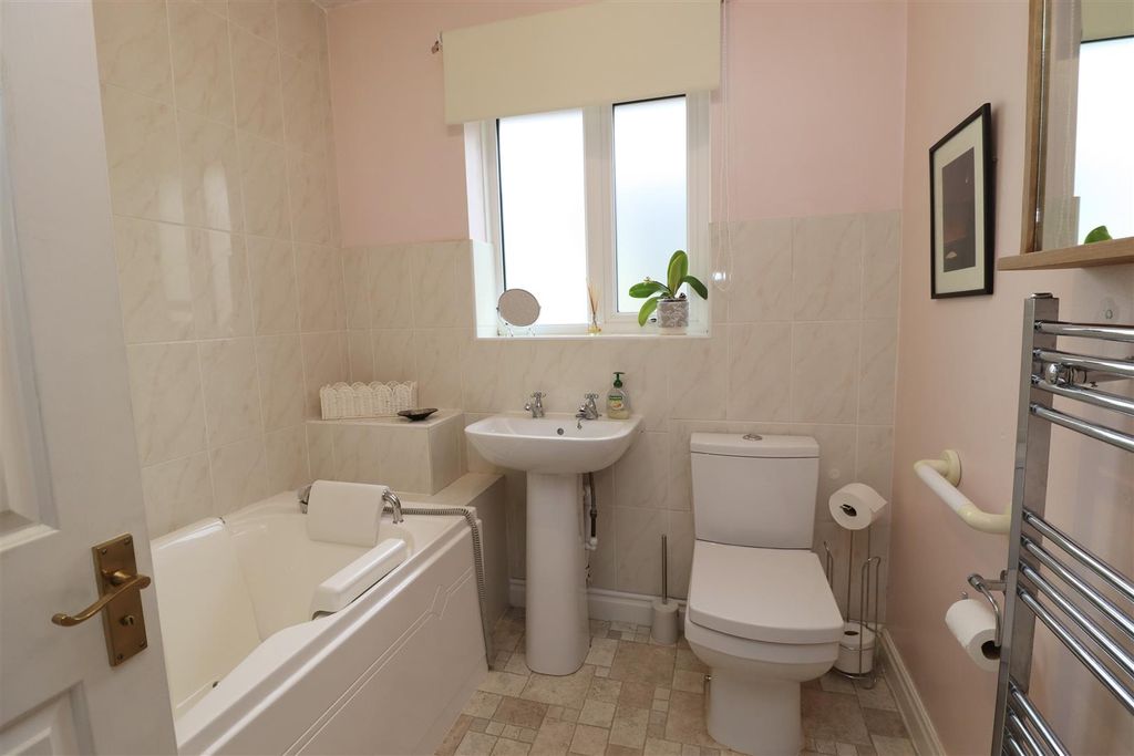 Additional image 10 of 3 bed detached bungalow for saleNorthgate Grove, Market Weighton, York YO43