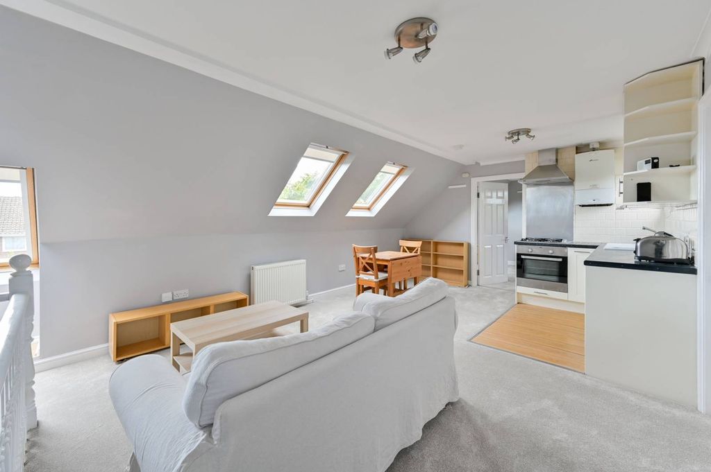 Property photo 2 of 8