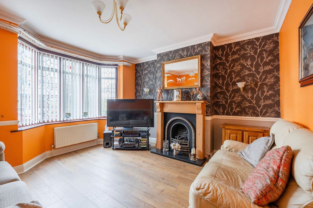 Property photo 3 of 21