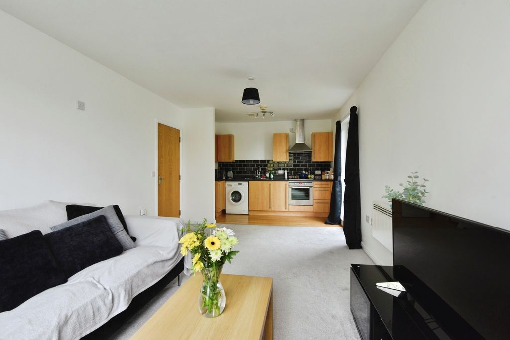 Property photo 3 of 16 Photo