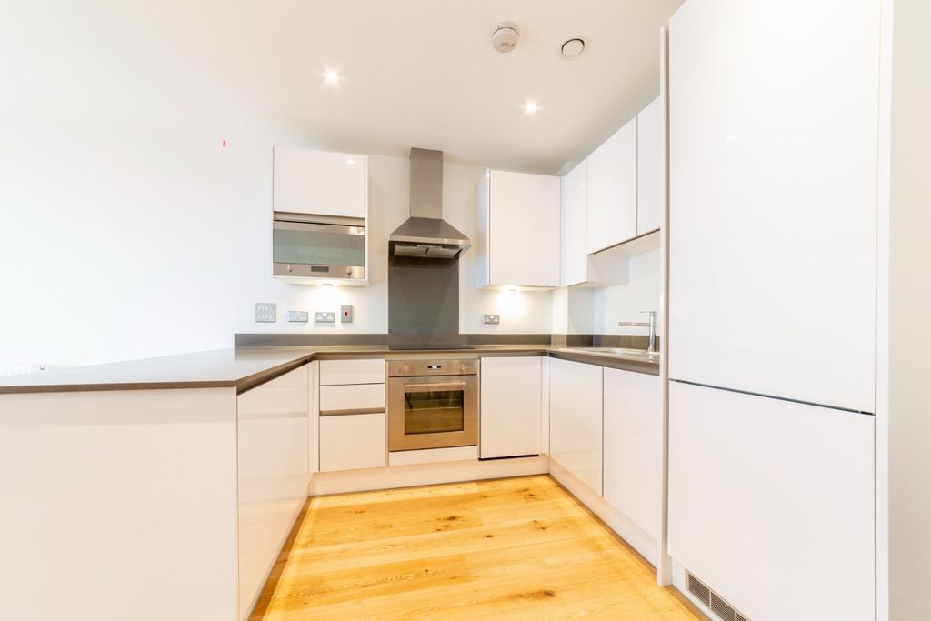 Property photo 3 of 17 4891954