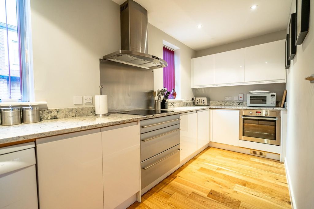 Property photo 3 of 14 15 Stonegate Court.Jpg