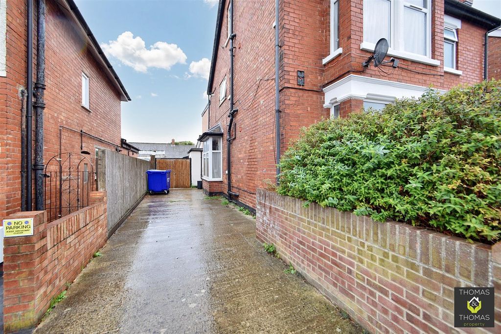 Property photo 3 of 17 Dsc_0040 (1).Jpg