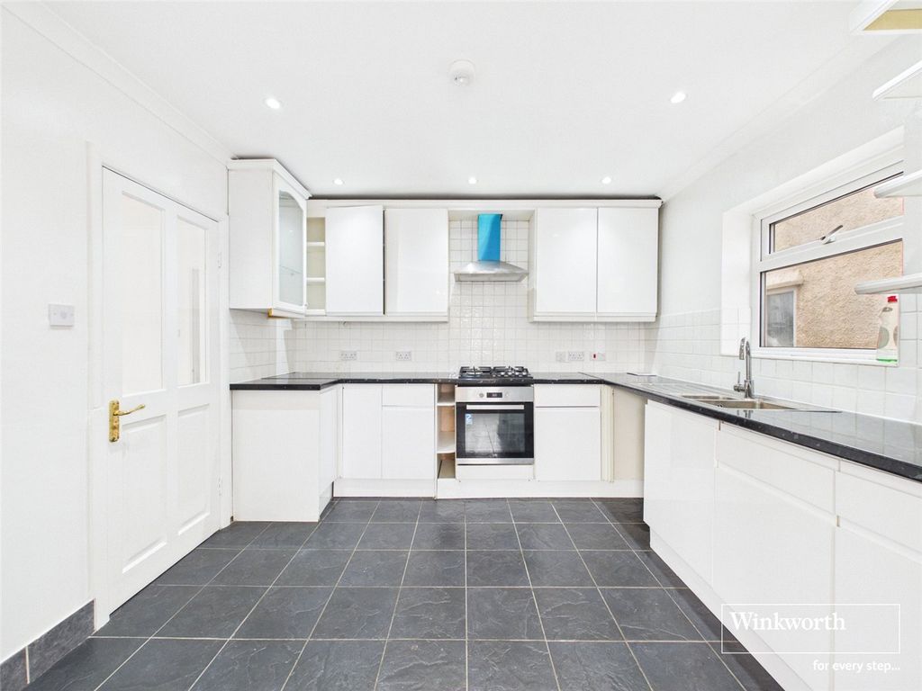 Property photo 2 of 23 Kitchen