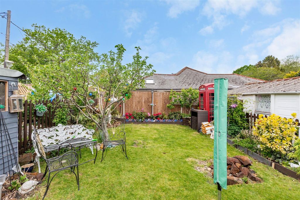 Property photo 3 of 14 Garden