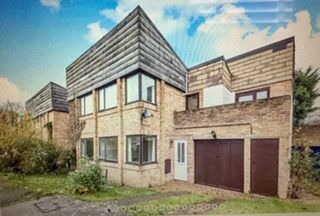 Property photo 1 of 28