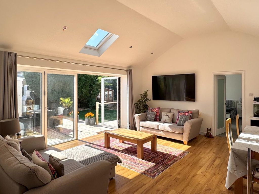 Property photo 2 of 20 Open Plan Living/Dining