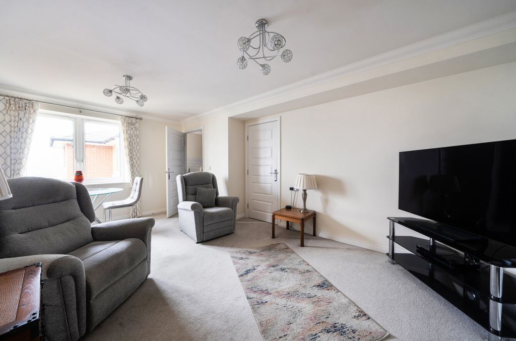 Property photo 2 of 13 1471380-14-6A2062...