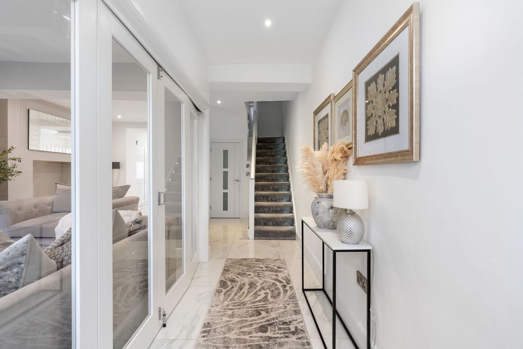 Property photo 2 of 38