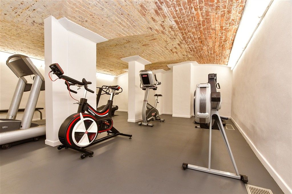 Property photo 2 of 11 Gym