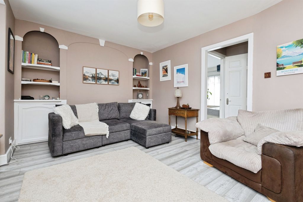 Property photo 2 of 19