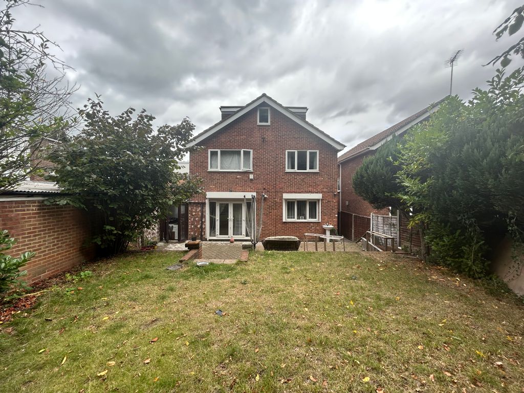 Property photo 2 of 27