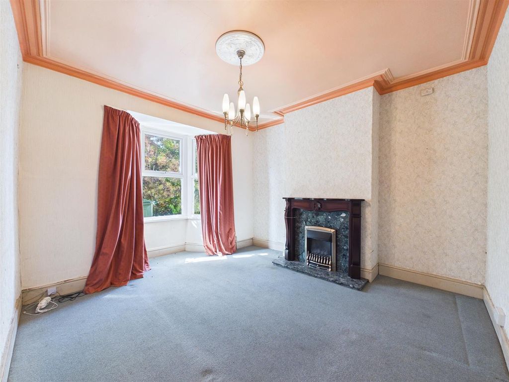 Property photo 2 of 17 Three Bed Terrace For Auction, Pill (13).Jpg