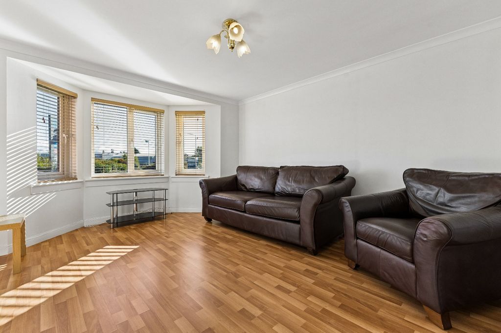 Property photo 3 of 8 Picture No. 27