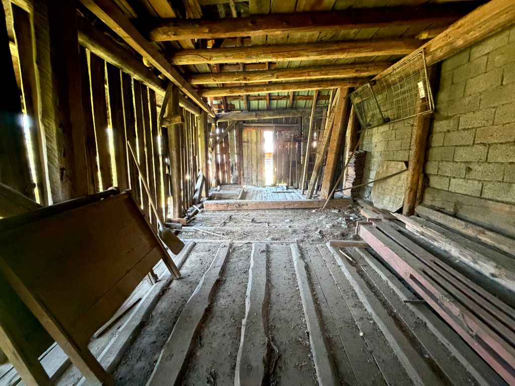 Property photo 3 of 6