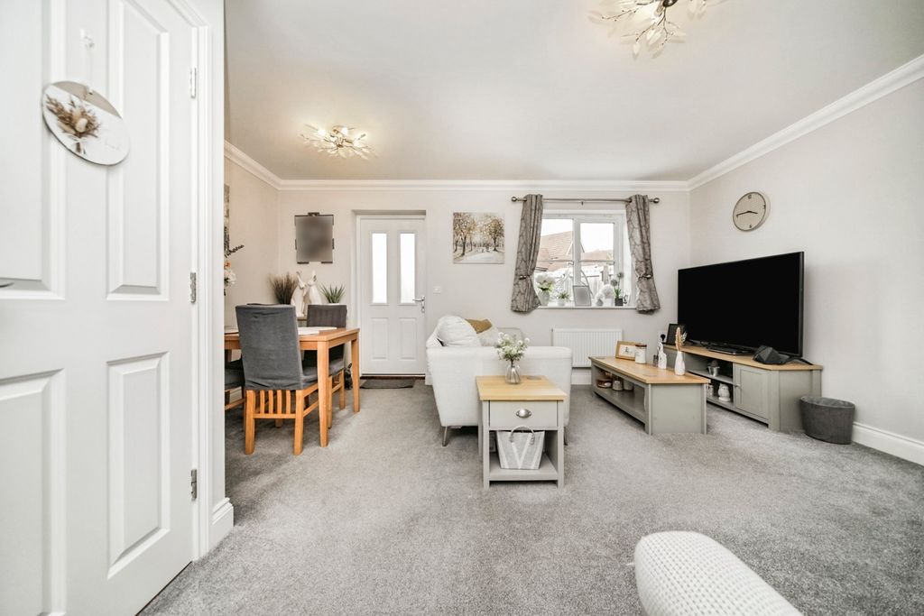 Property photo 3 of 17