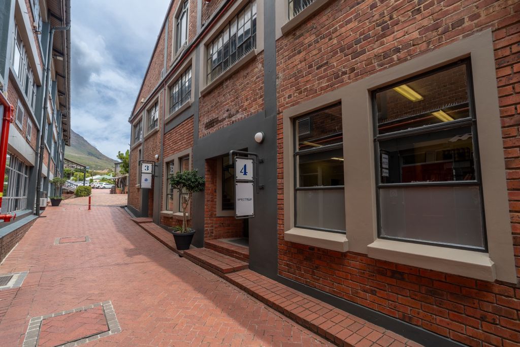 Property photo 2 of 44 Kw1685193