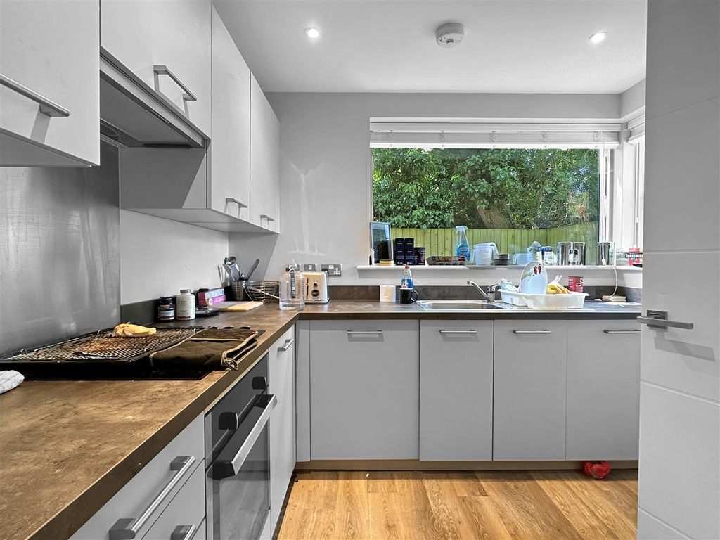 Property photo 3 of 8 Img (6).Jpg