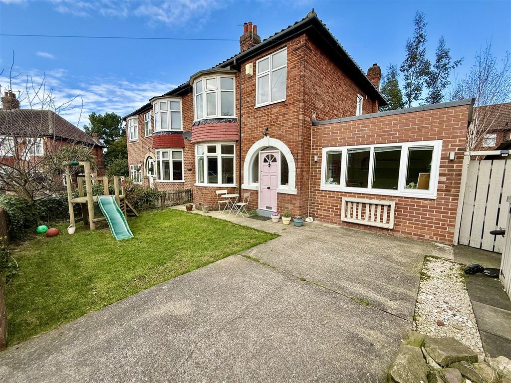 Property photo 1 of 18 External