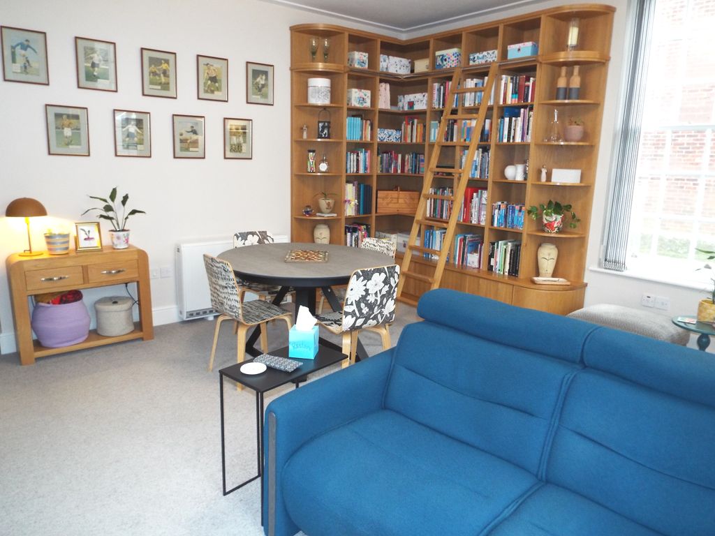 Property photo 3 of 13