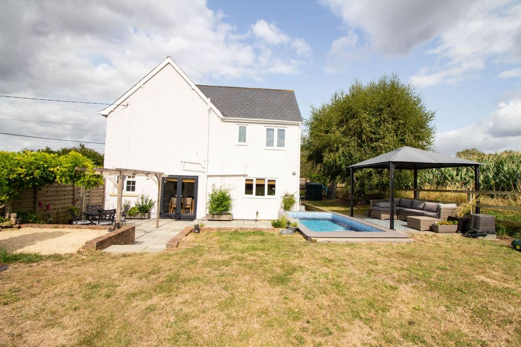 Property photo 1 of 24