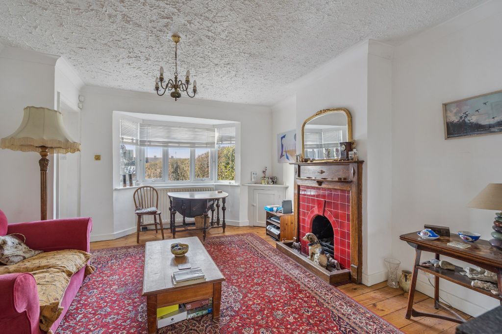 Property photo 3 of 11