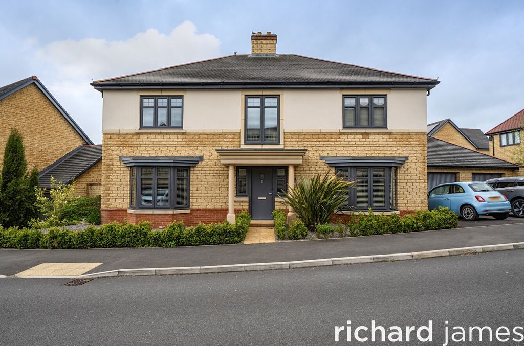 Property photo 1 of 22 04B39F76Ca56419Ea727d5E669B23559