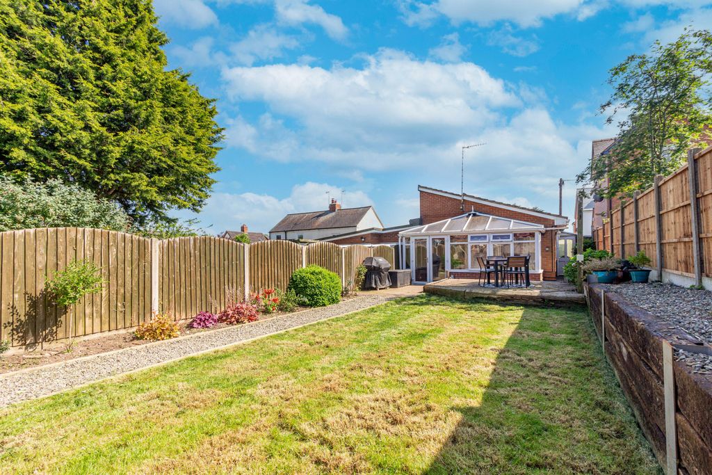 Property photo 2 of 16 Garden